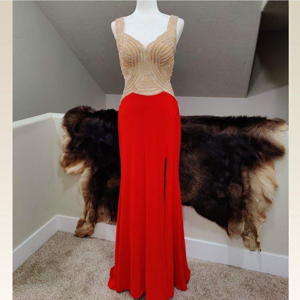 Gorgeous and Stunning Gown with Sparkling Rhinestone Contoured Pattern